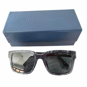 Louis Vuitton Glide Square Sunglasses in a Gray Marble acetate finish